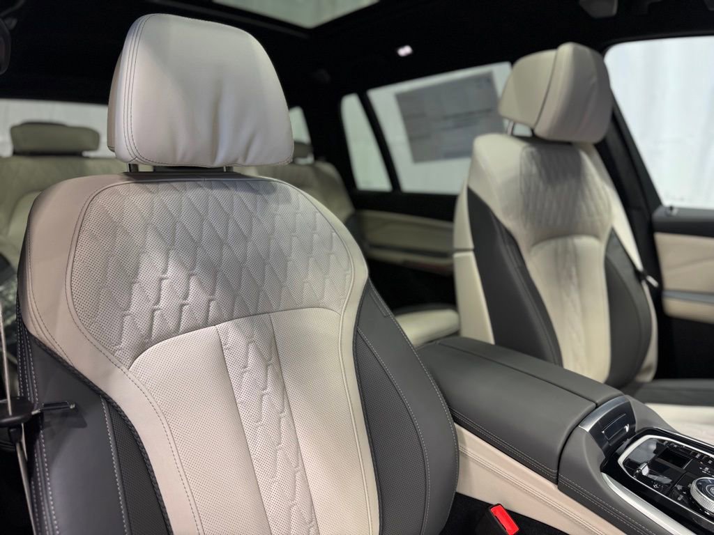 New 2026 BMW ALPINA XB7 image 36
