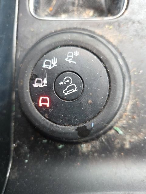 Certified 2019 Ford Explorer XLT w/ Equipment Group 202A image 34