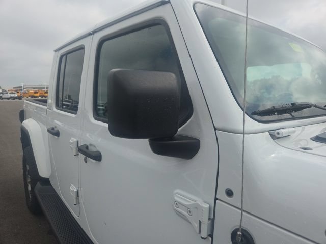 Used 2022 Jeep Gladiator Overland w/ LED Lighting Group AWD/4WD image 6