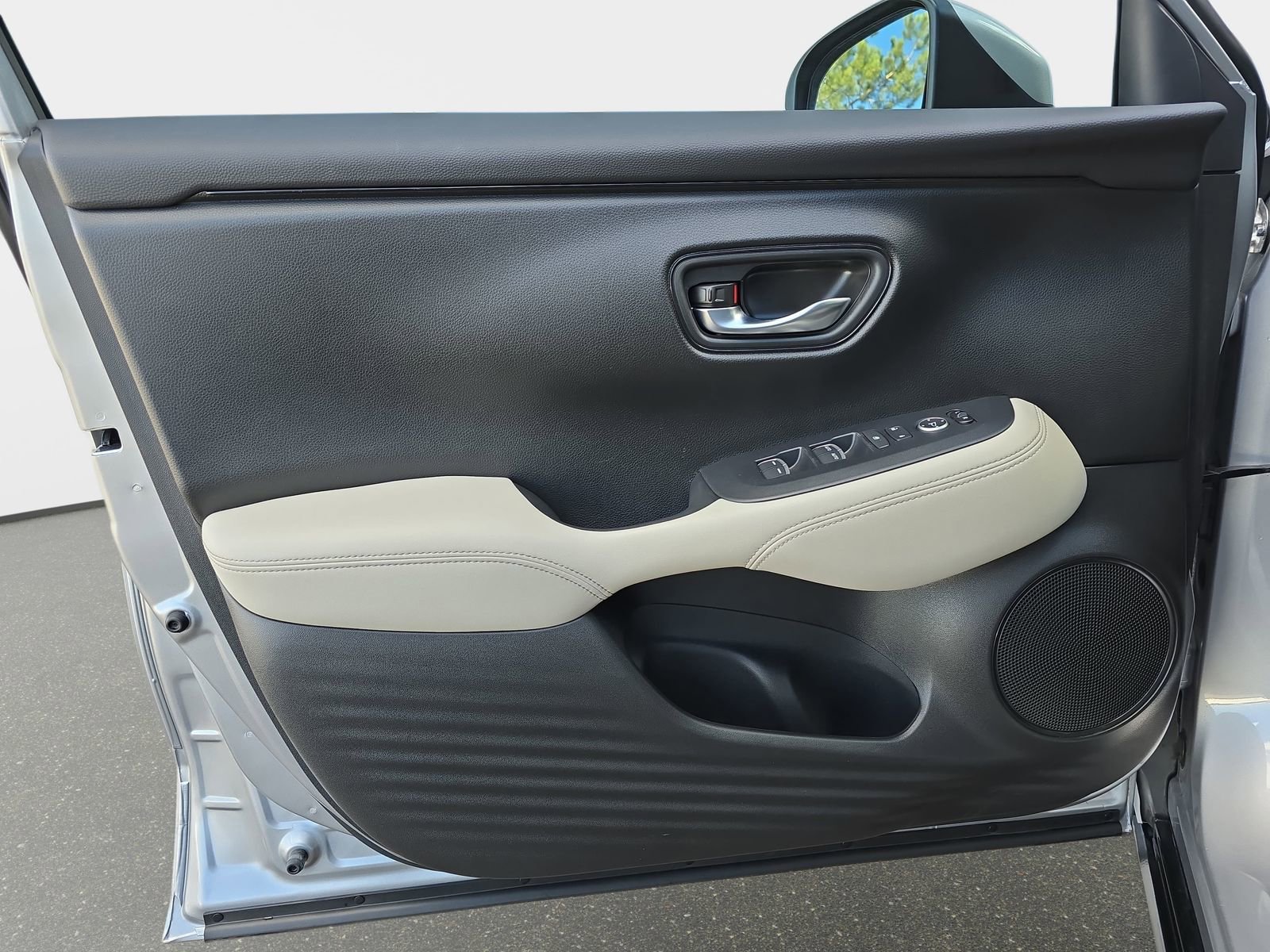 Certified 2023 Honda HR-V EX-L image 24