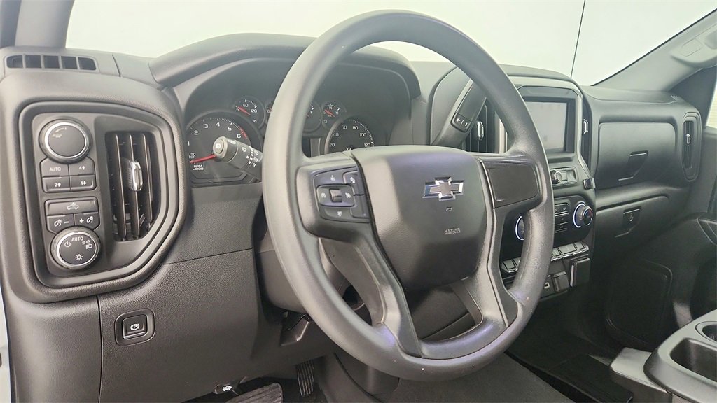 Used 2024 Chevrolet Silverado 1500 Custom Trail Boss w/ LPO, Dark Essentials Package image 16