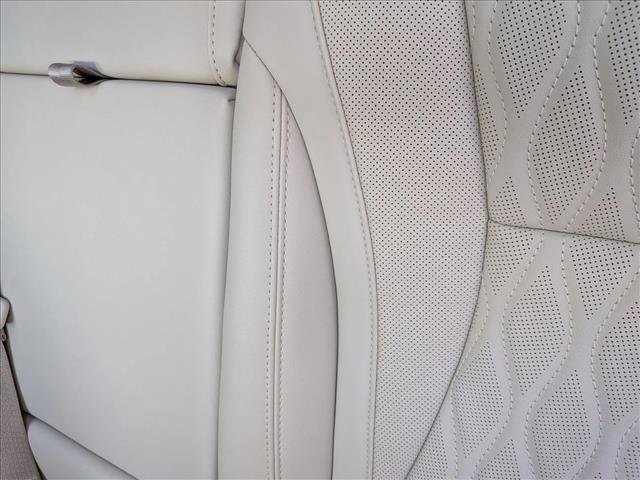 Used 2023 Buick Envision Avenir image 18