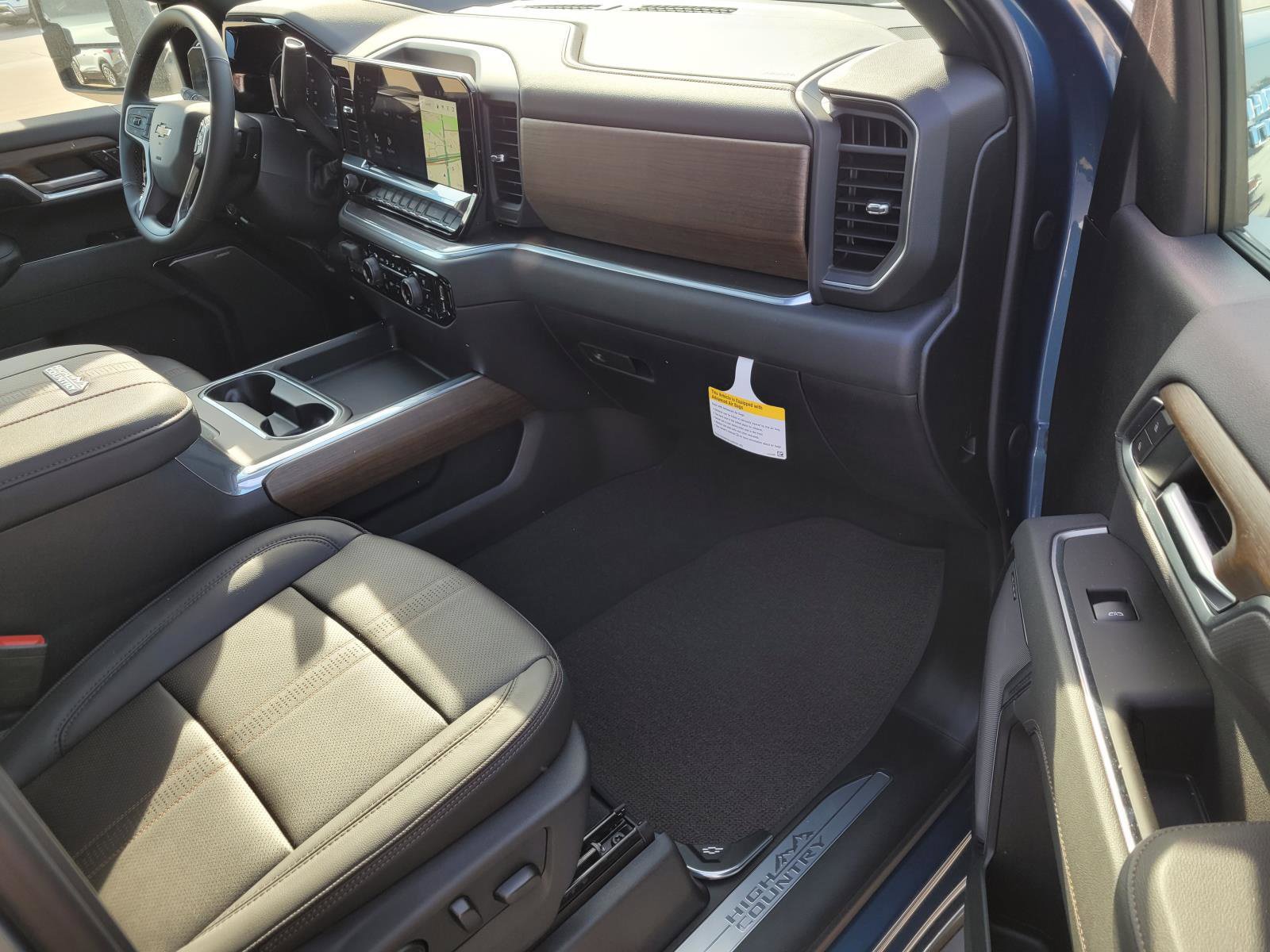 New 2026 Chevrolet Silverado 2500 High Country w/ High Country Premium Package AWD/4WD image 6