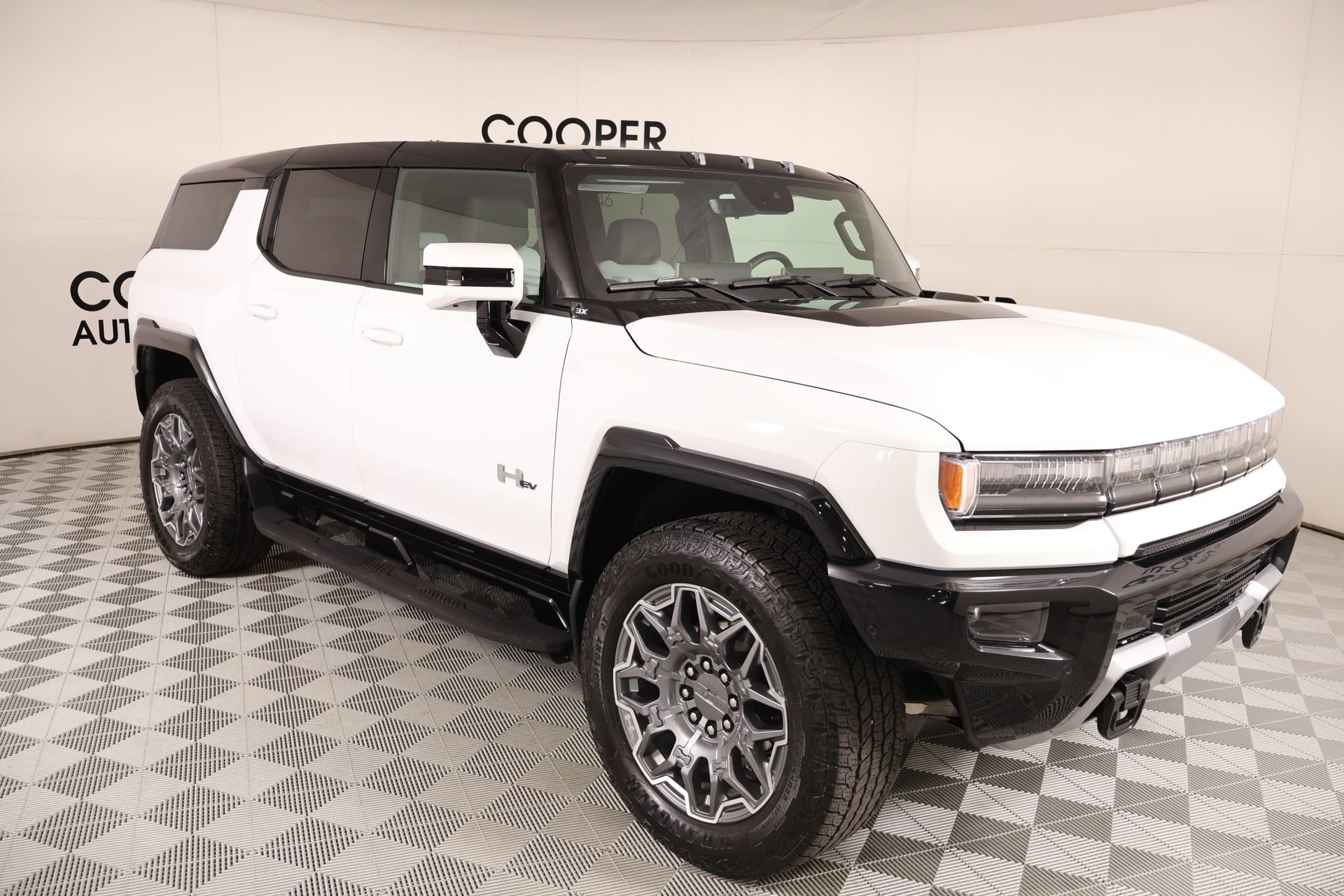 Used 2025 GMC Hummer EV 3X AWD/4WD image 1