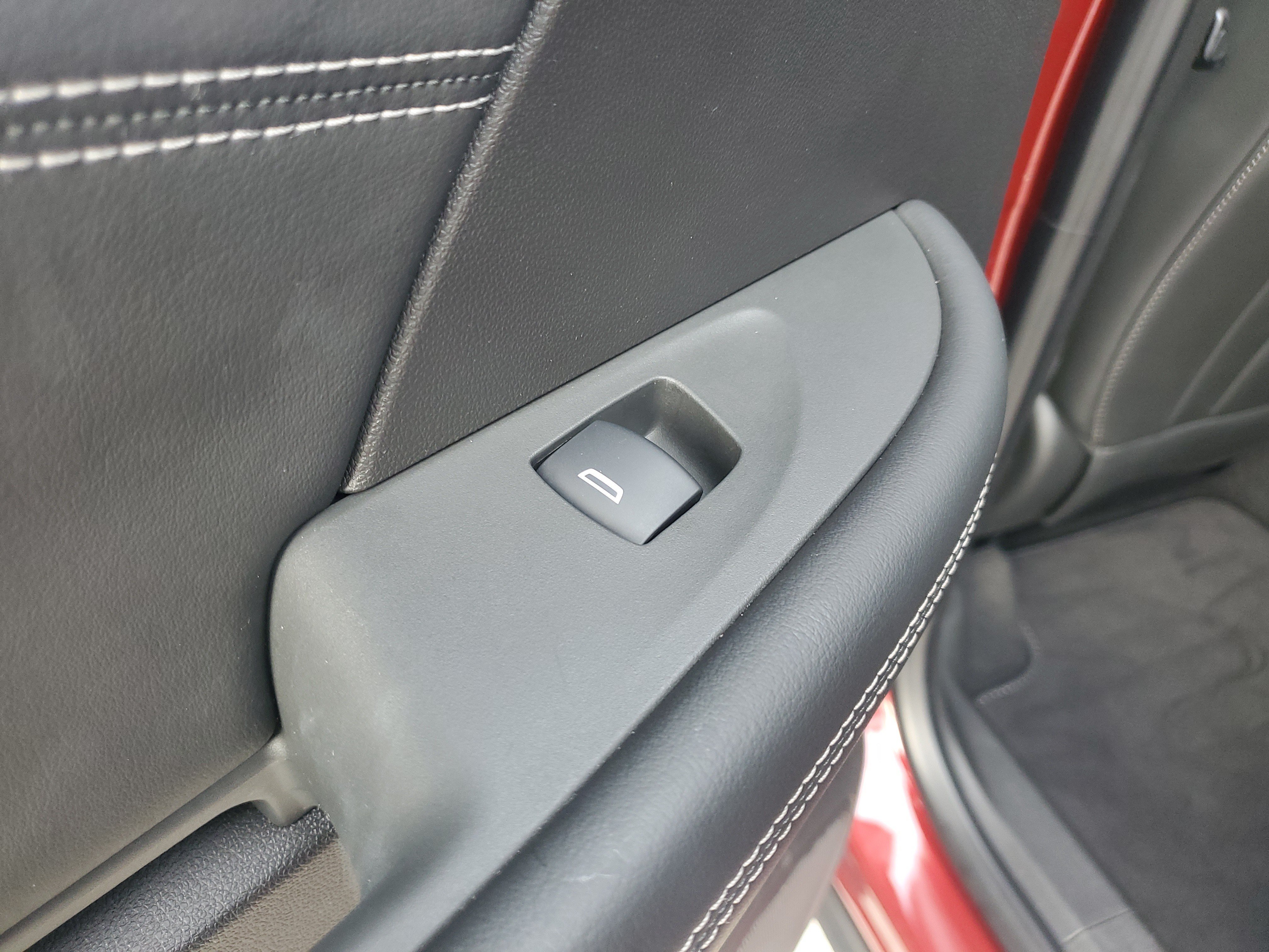Used 2021 Buick Envision Essence w/ Technology Package I FWD image 13