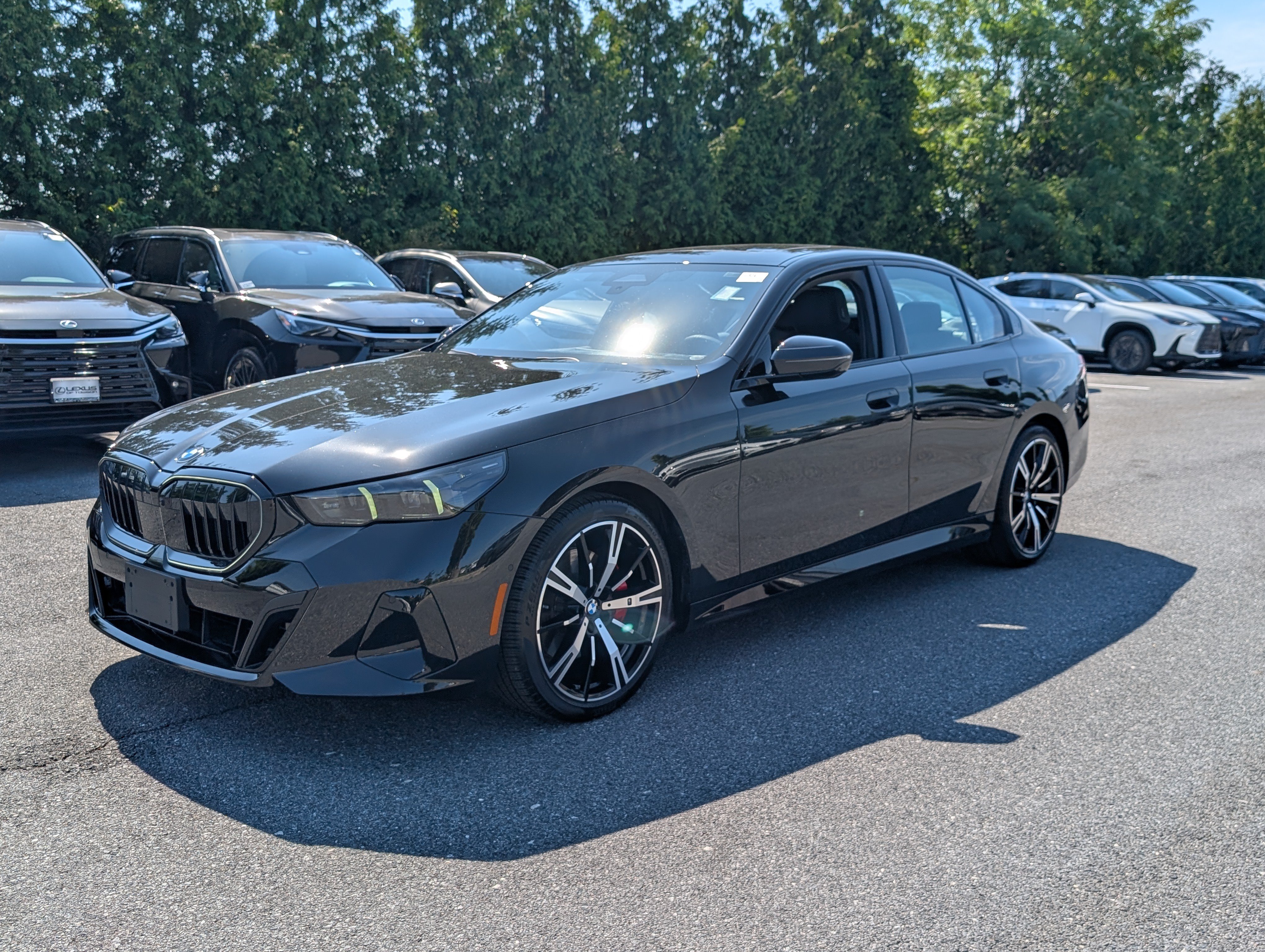 Used 2026 BMW 530i xDrive w/ M Sport Package AWD/4WD image 7
