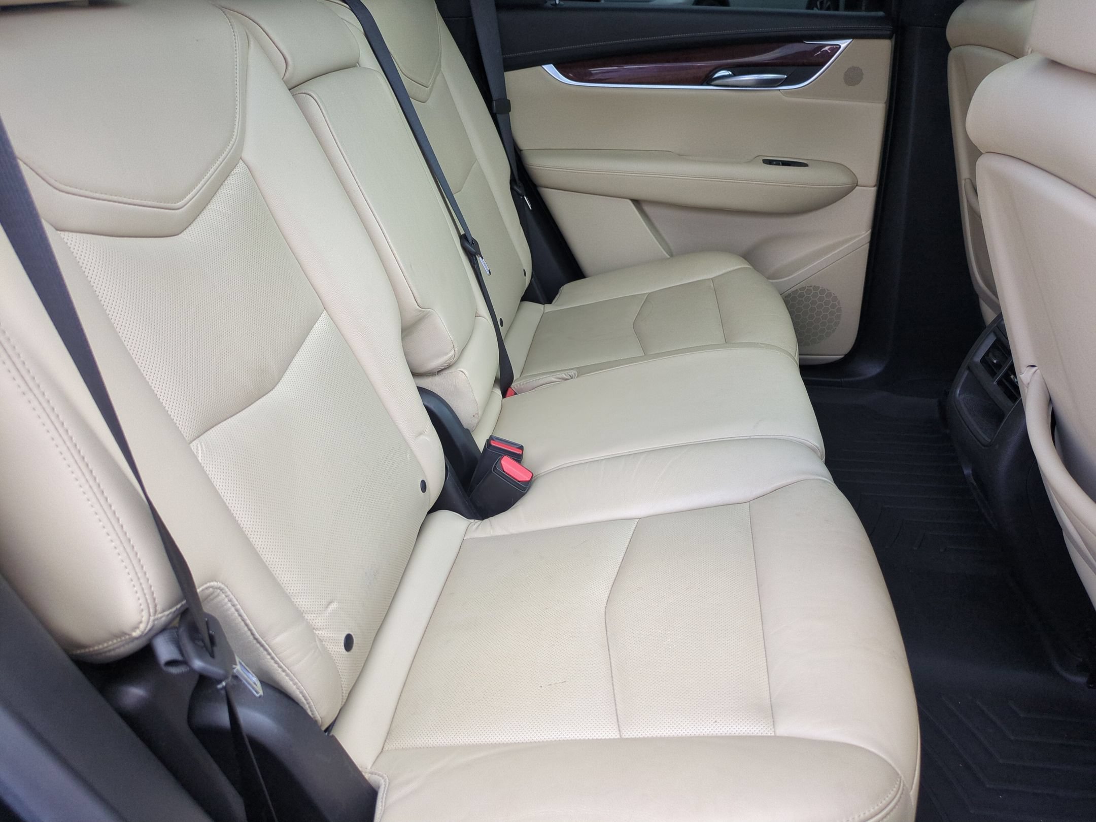 Certified 2018 Cadillac XT5 Luxury w/ Driver Awareness Package FWD image 33