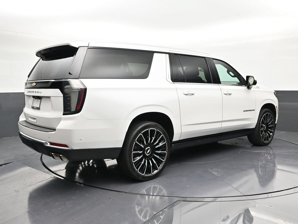 Used 2025 Chevrolet Suburban High Country AWD/4WD image 5
