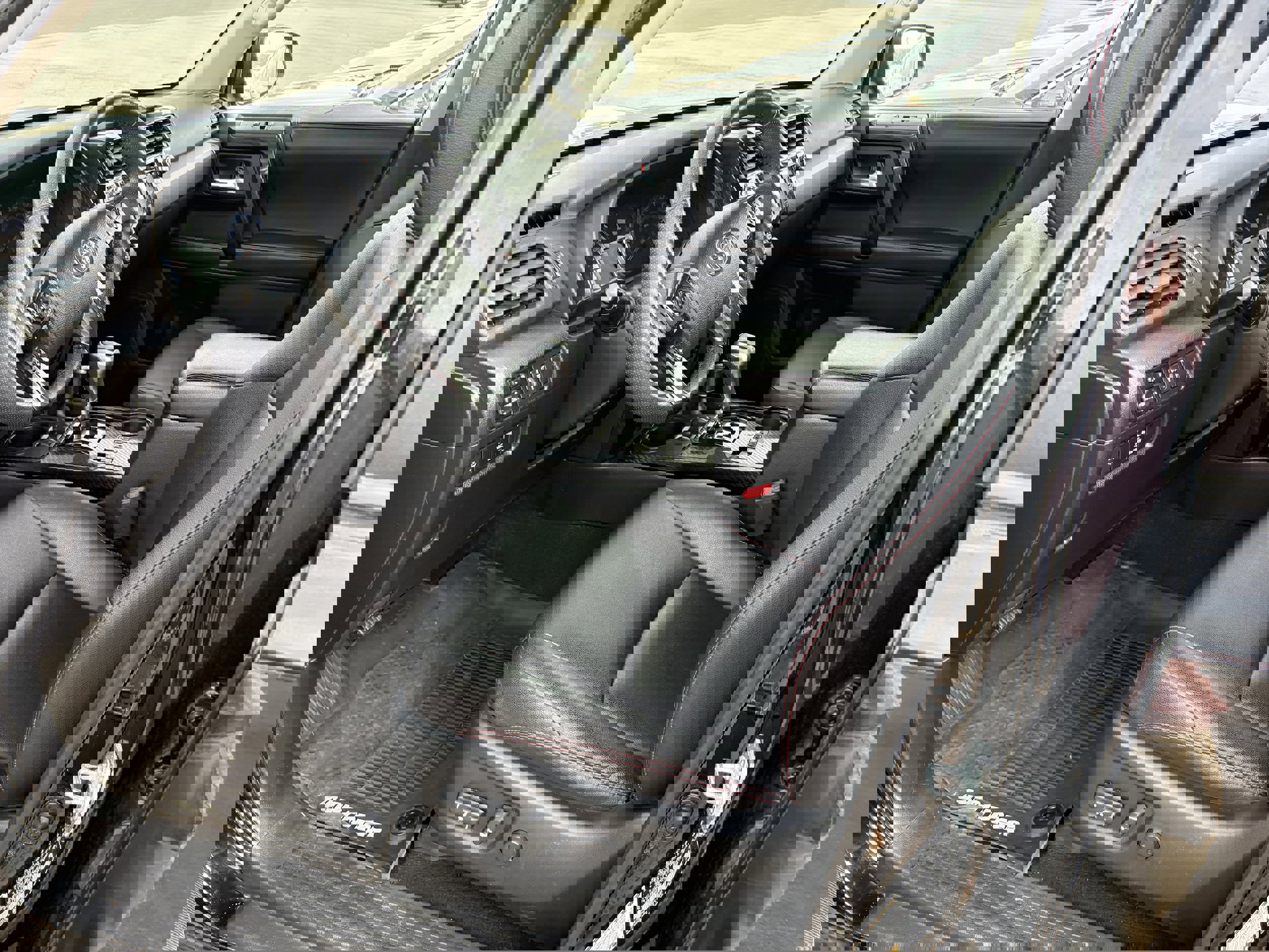 Used 2017 Toyota 4Runner TRD Off-Road Premium AWD/4WD image 3