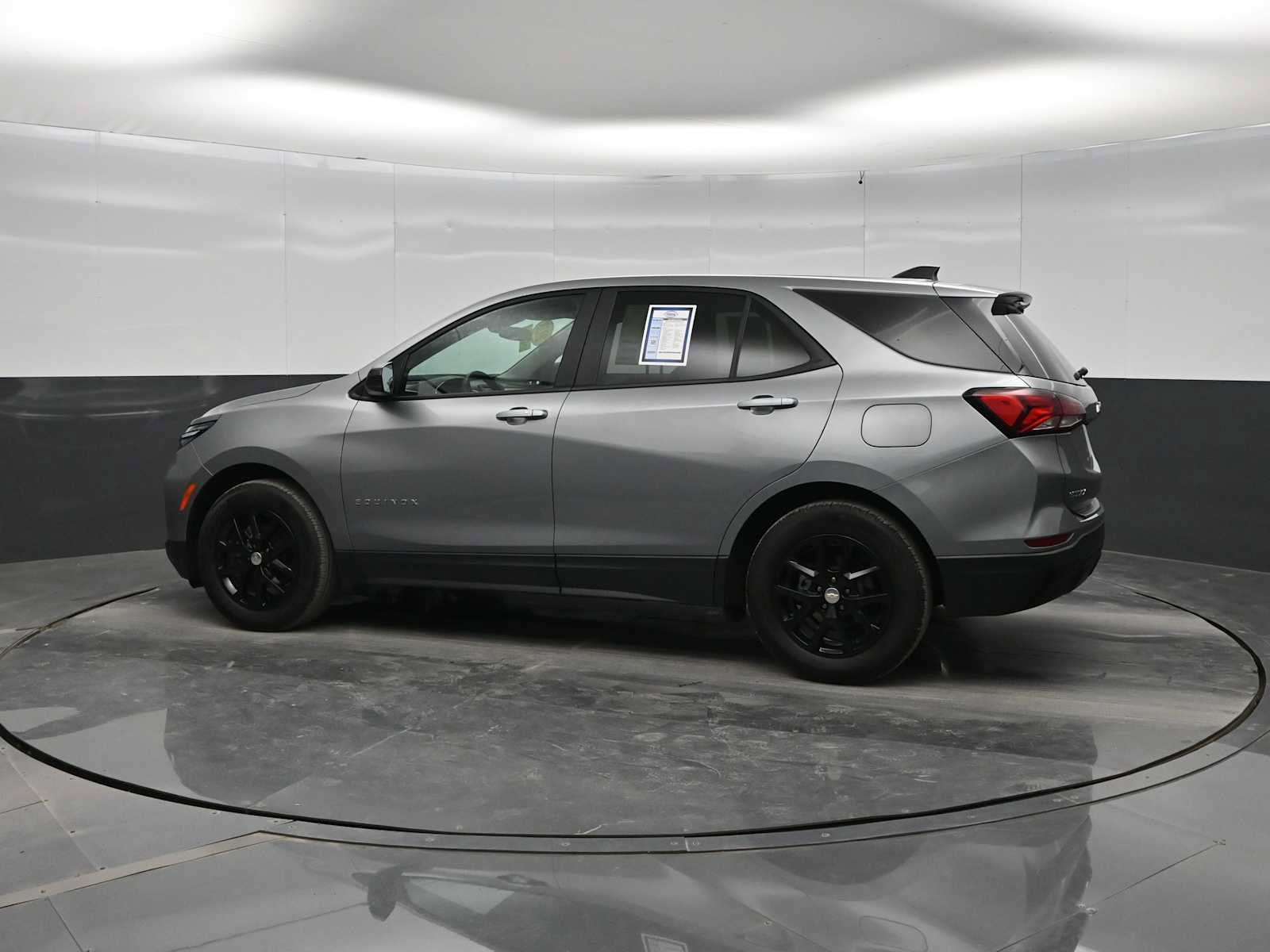 Used 2023 Chevrolet Equinox LS w/ LS Convenience Package FWD image 5