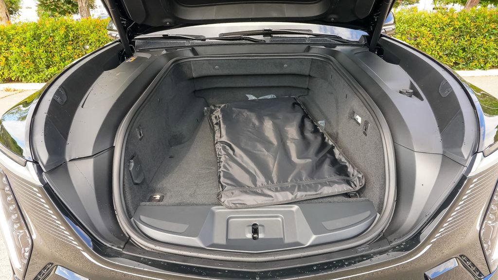 New 2026 Cadillac Escalade IQL Luxury image 8