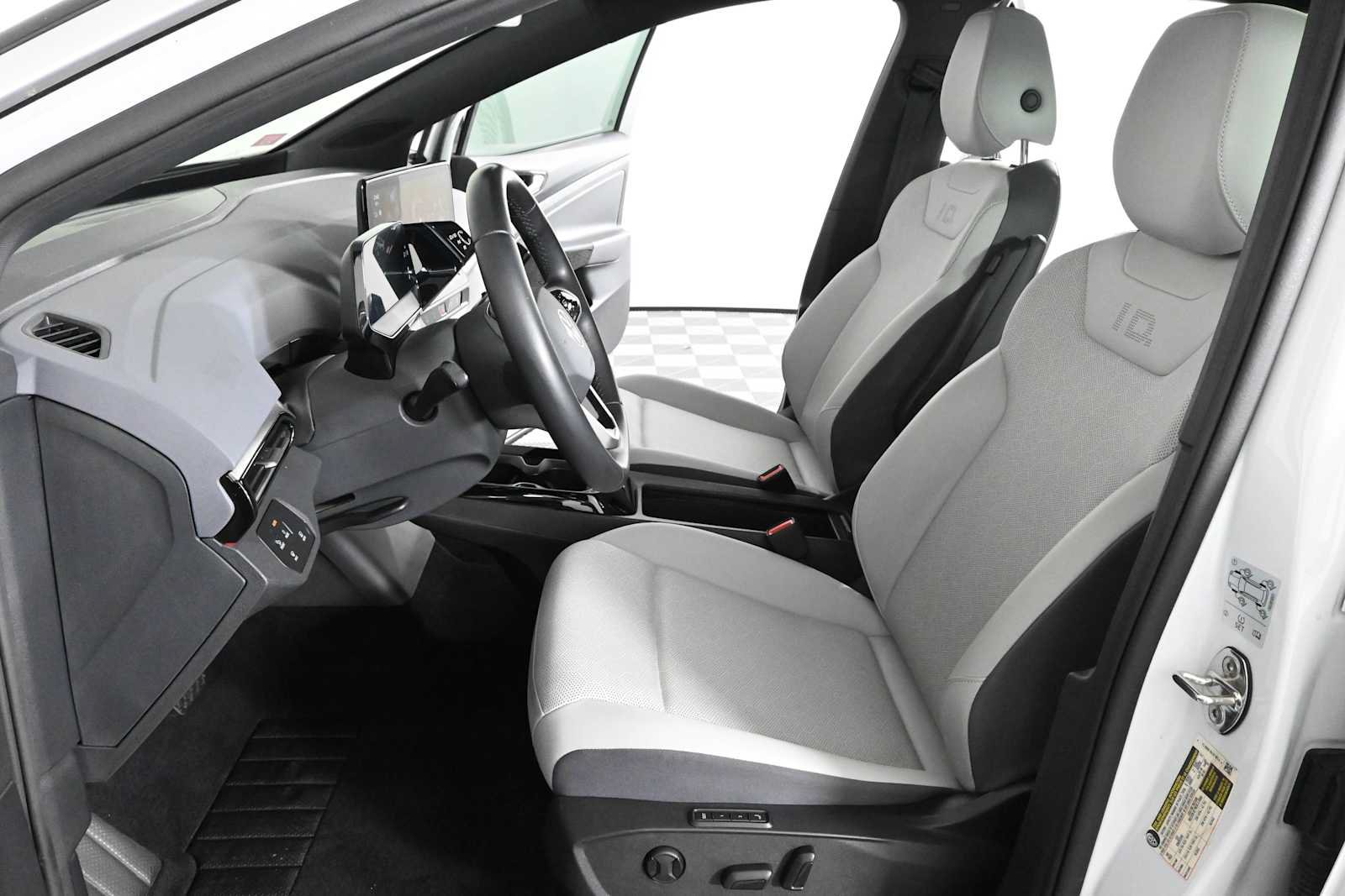 Certified 2021 Volkswagen ID.4 Pro S w/ Gradient Package RWD image 20