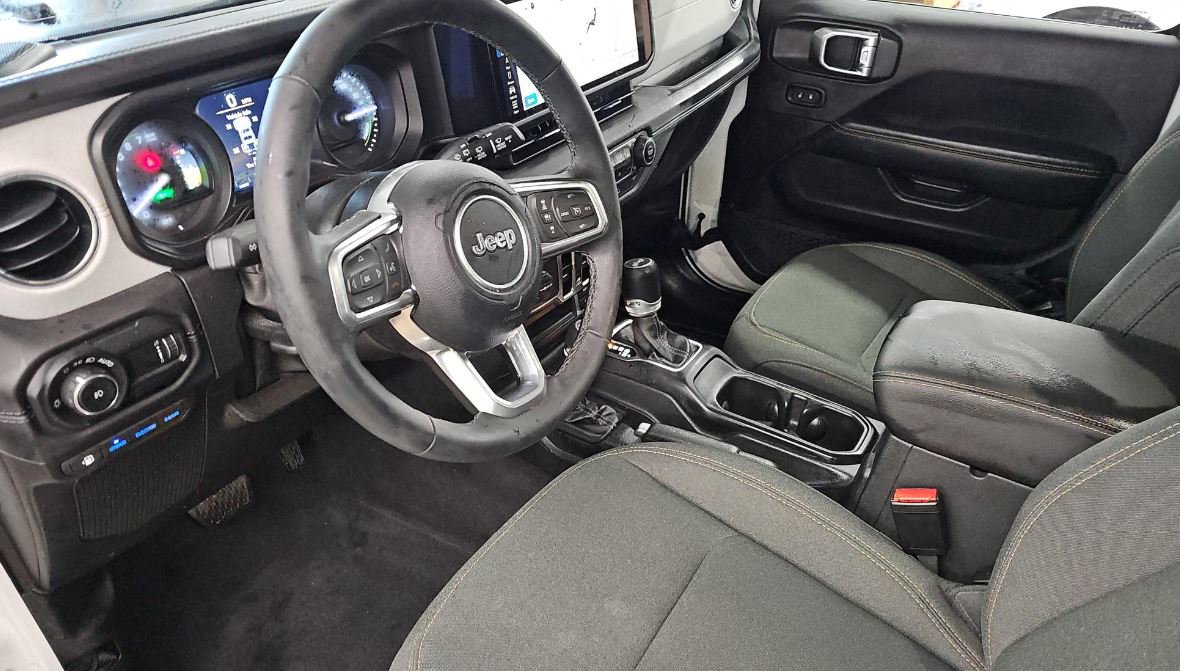 Used 2025 Jeep Wrangler Backcountry image 8