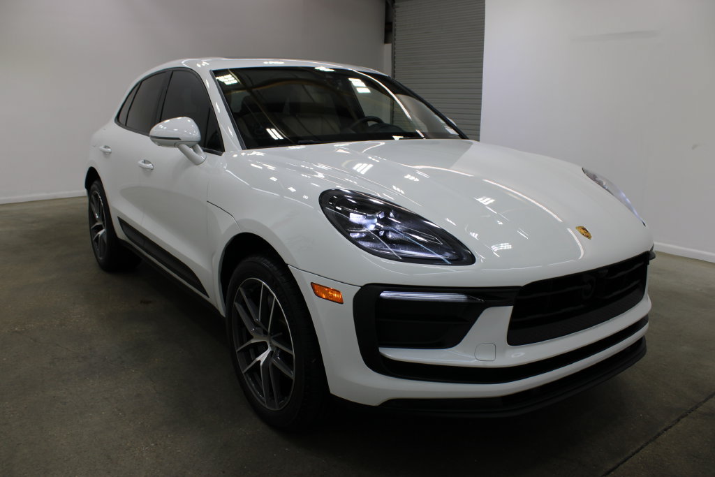 Used 2023 Porsche Macan AWD/4WD image 9