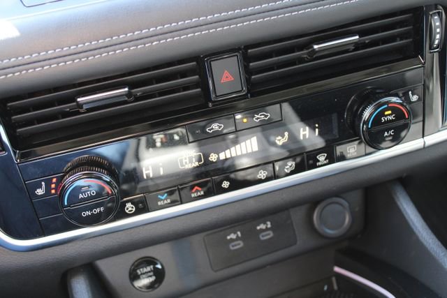Used 2024 Nissan Rogue SL w/ SL Premium Package AWD/4WD image 22