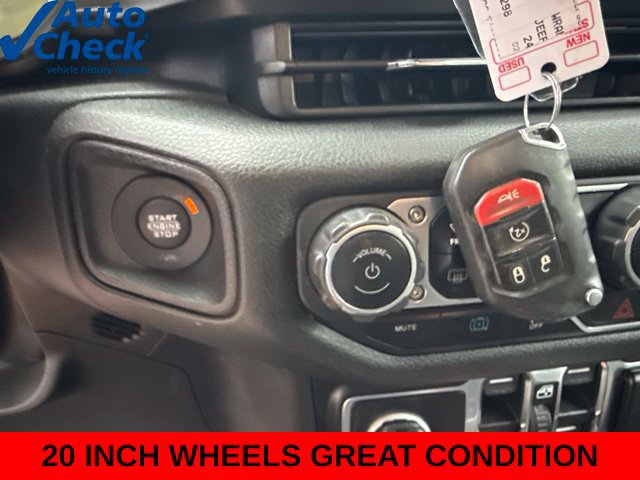 Used 2024 Jeep Wrangler Unlimited w/ Convenience Group AWD/4WD image 37