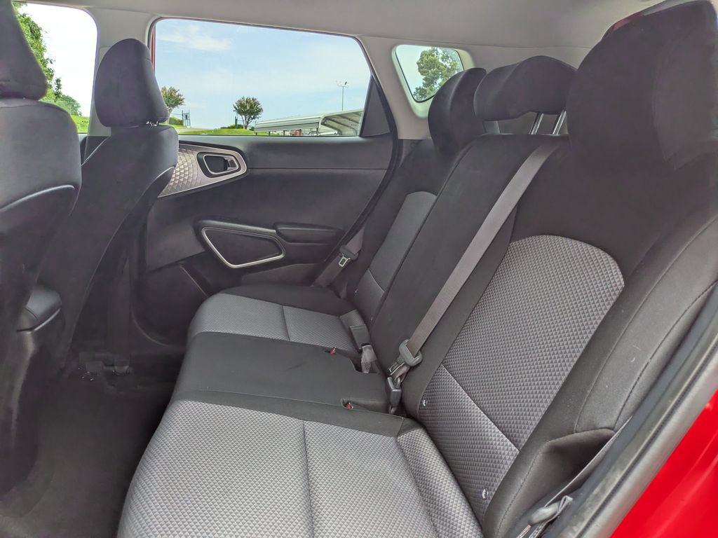 Used 2024 Kia Soul LX w/ LX Technology Package FWD image 14