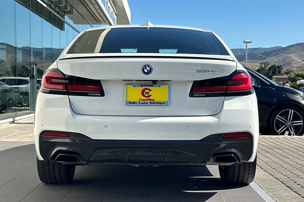 Used 2023 BMW 530e w/ M Sport Package image 4