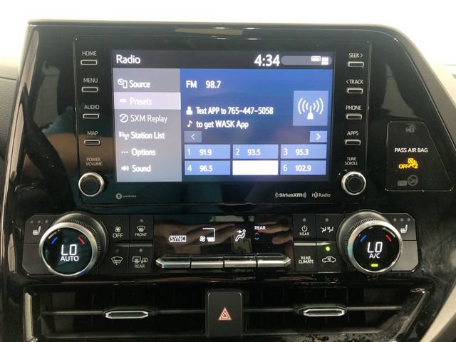 Used 2022 Toyota Highlander XLE AWD/4WD image 20