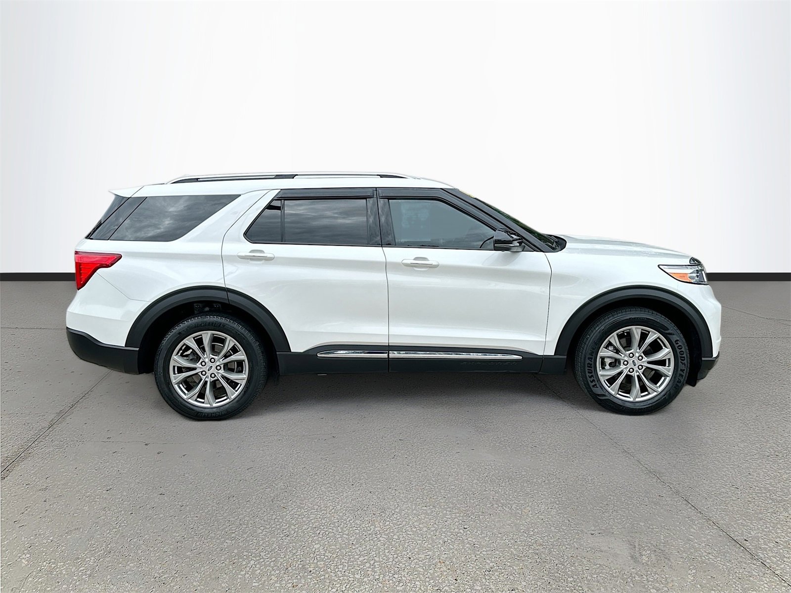 Used 2022 Ford Explorer Limited w/ Equipment Group 301A image 8