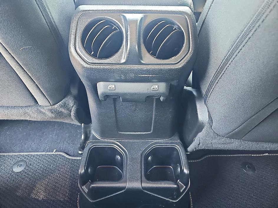 Used 2021 Jeep Wrangler Unlimited Sport AWD/4WD image 28