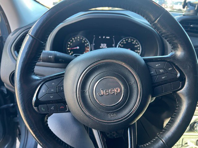 Used 2017 Jeep Renegade Altitude FWD image 9