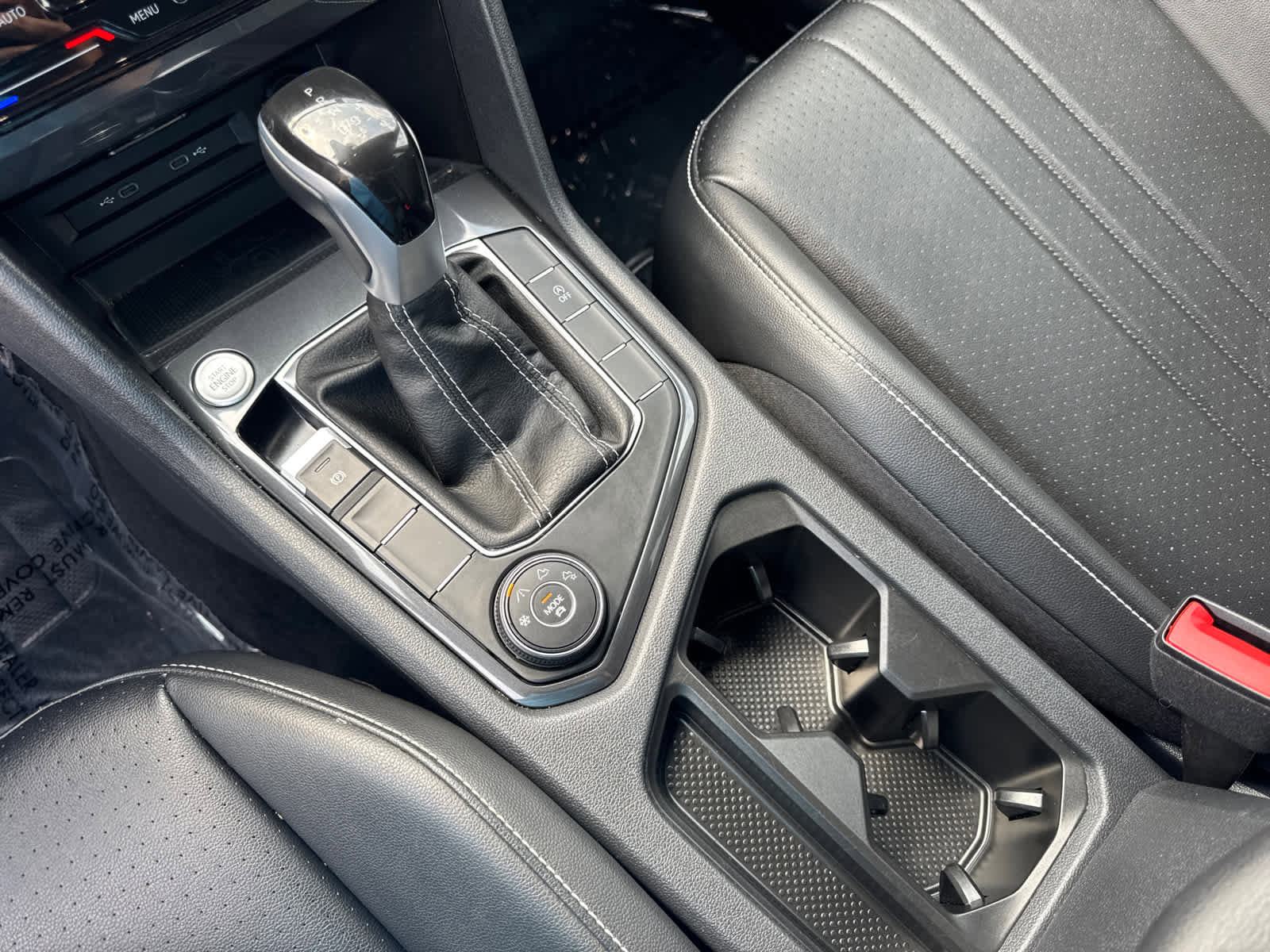 Certified 2024 Volkswagen Tiguan SE image 16