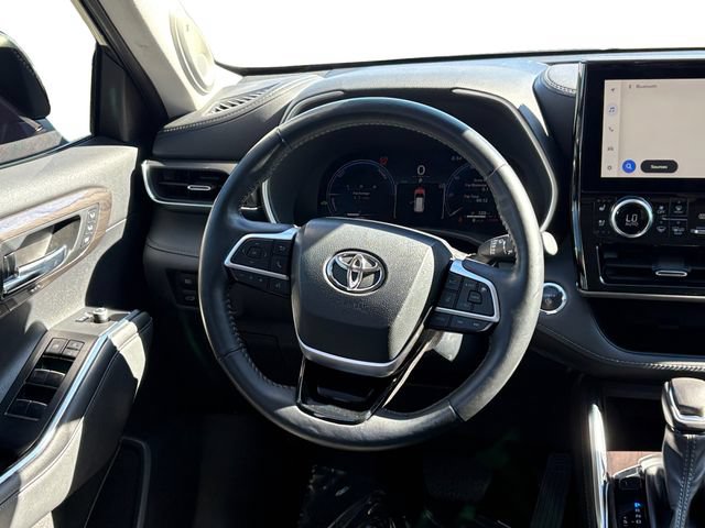 Used 2023 Toyota Highlander Limited AWD/4WD image 15