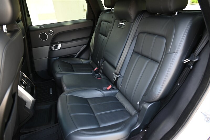 Used 2020 Land Rover Range Rover Sport SE AWD/4WD image 34
