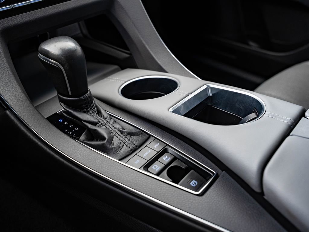 Used 2021 Toyota Avalon Limited w/ Advanced Safety Package FWD image 37