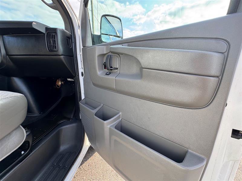 Used 2015 Chevrolet Express 3500 LT w/ LT Preferred Equipment Group image 34