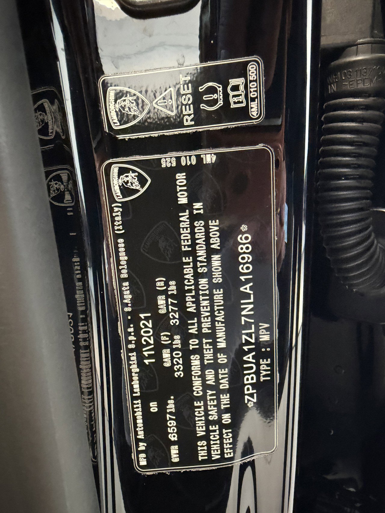 Used 2022 Lamborghini Urus image 73