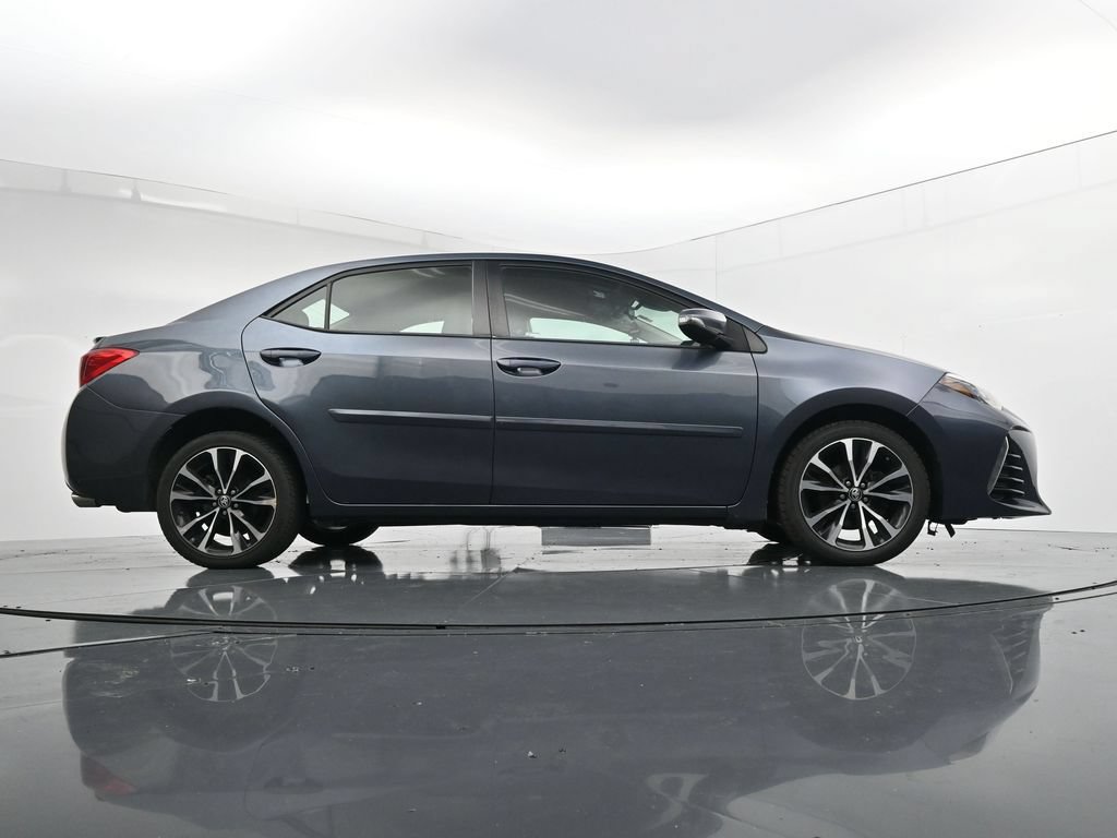 Used 2017 Toyota Corolla SE w/ Carpet Mat Package (TMS) FWD image 30