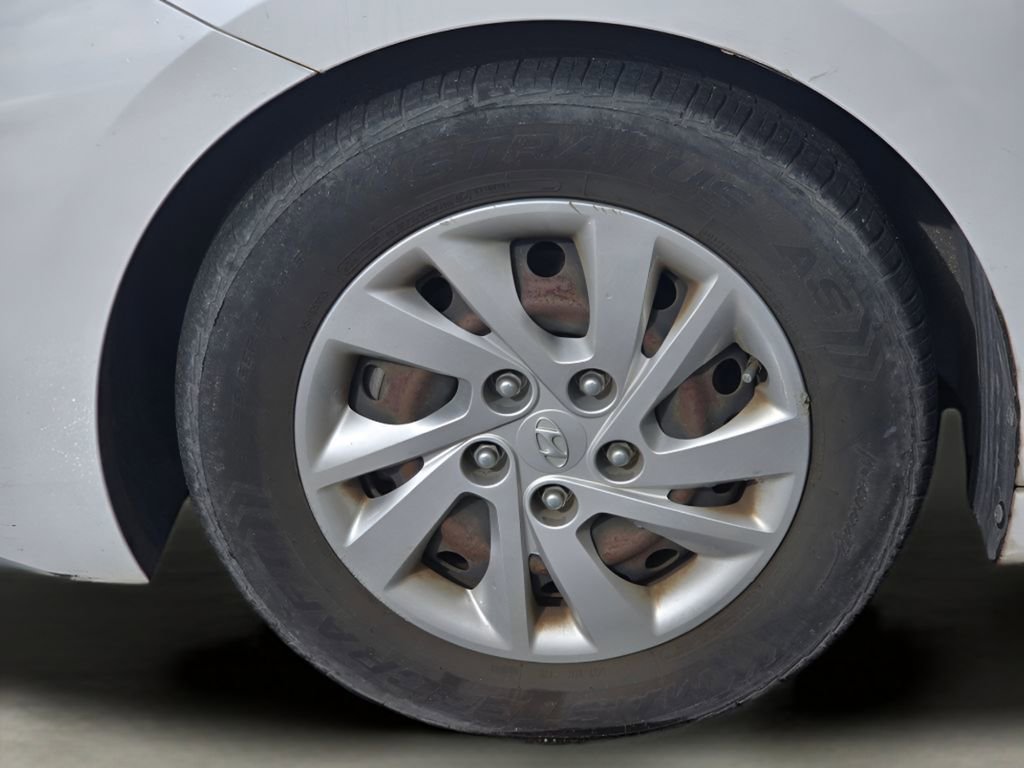Used 2019 Hyundai Elantra SE w/ Cargo Package FWD image 12