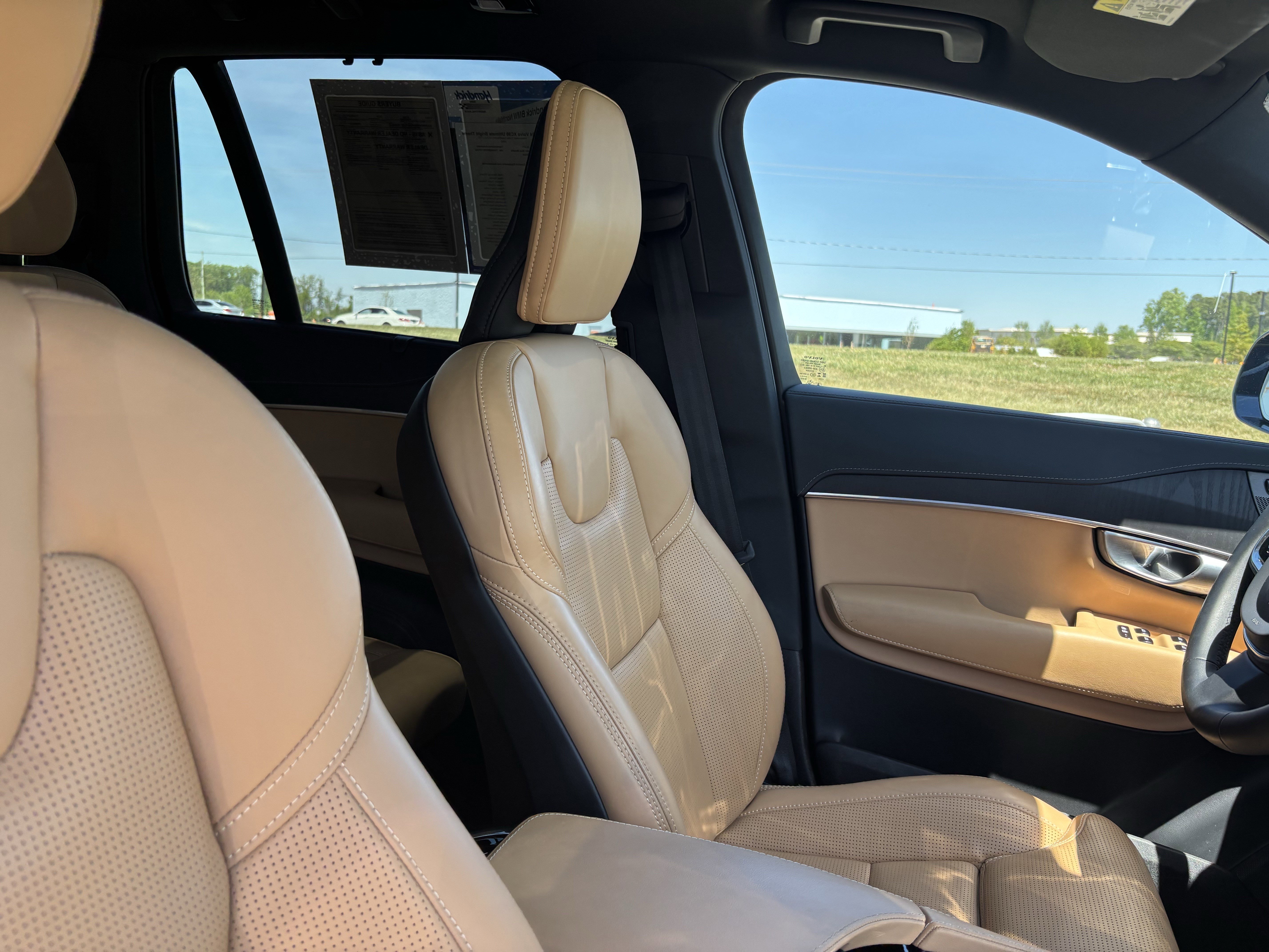 Used 2024 Volvo XC90 B6 Ultimate w/ Protection Package Premier AWD/4WD image 35