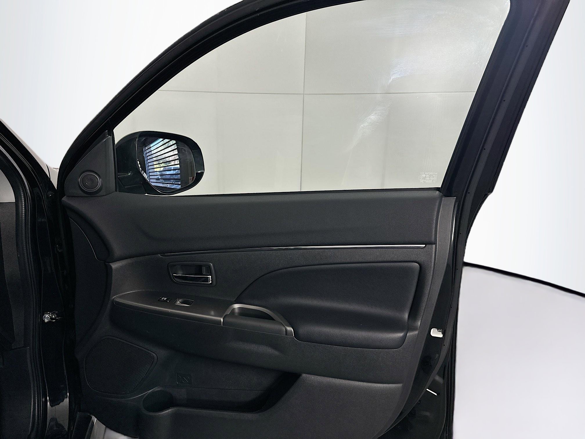 Used 2024 Mitsubishi Outlander Sport SE image 30