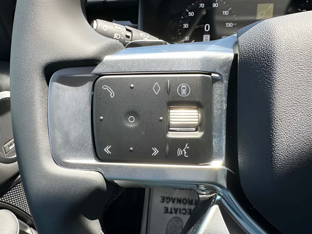 Certified 2025 Land Rover Discovery S AWD/4WD image 23