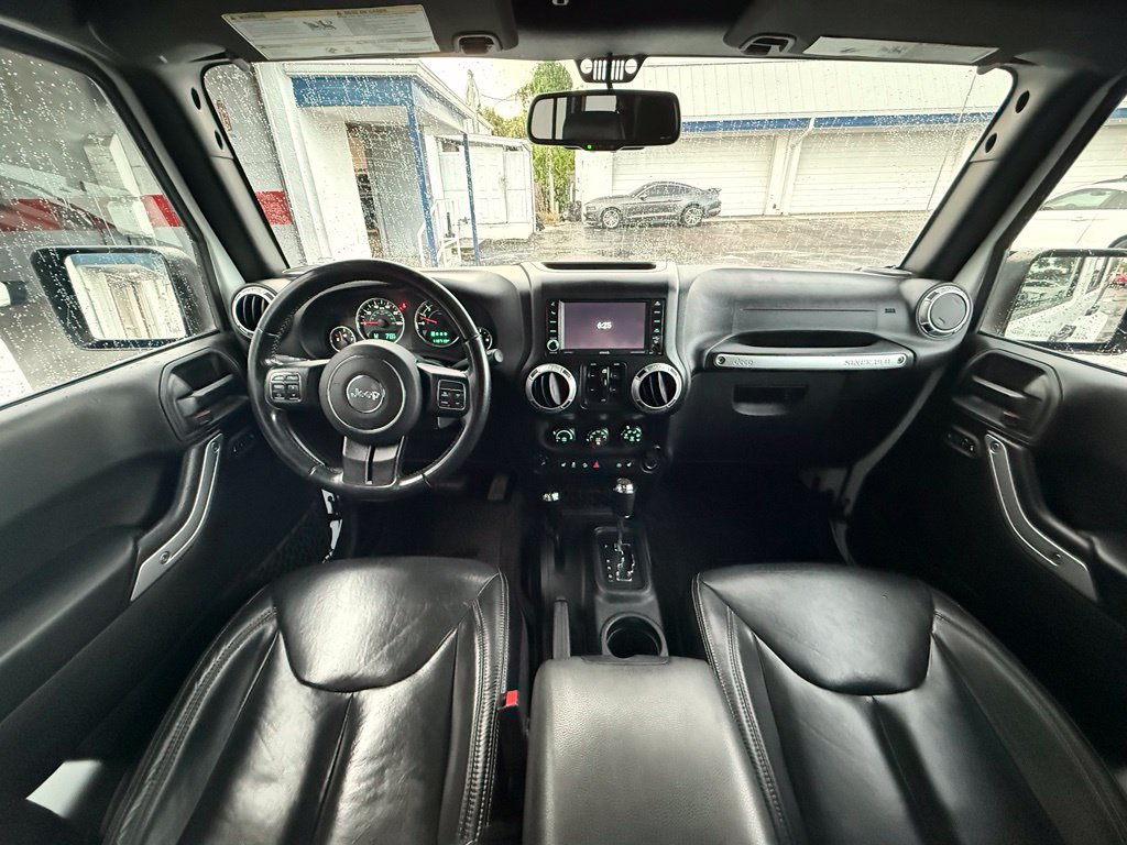 Used 2017 Jeep Wrangler Unlimited Sahara w/ Dual Top Group AWD/4WD image 6