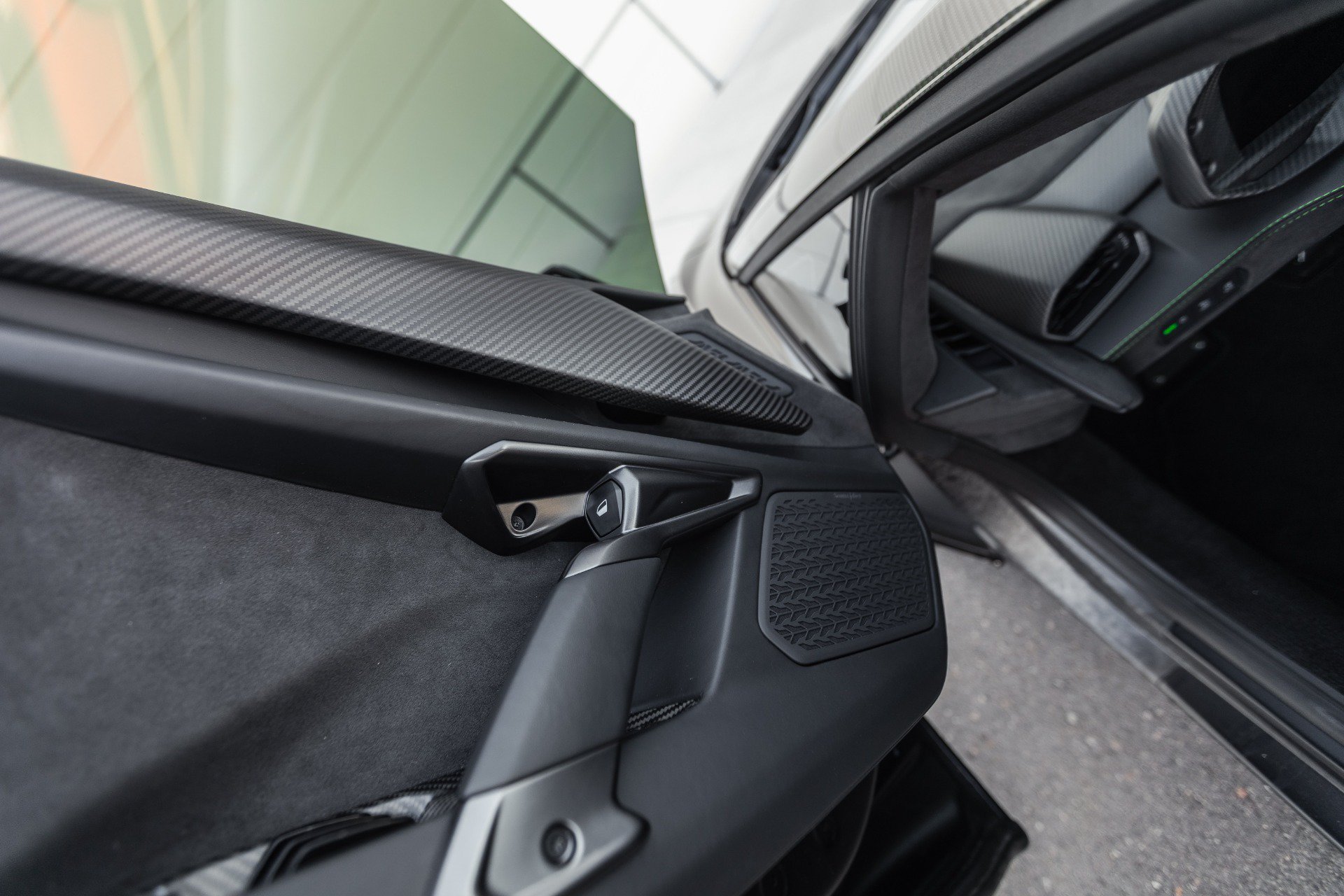 Used 2025 Lamborghini Revuelto AWD/4WD image 48