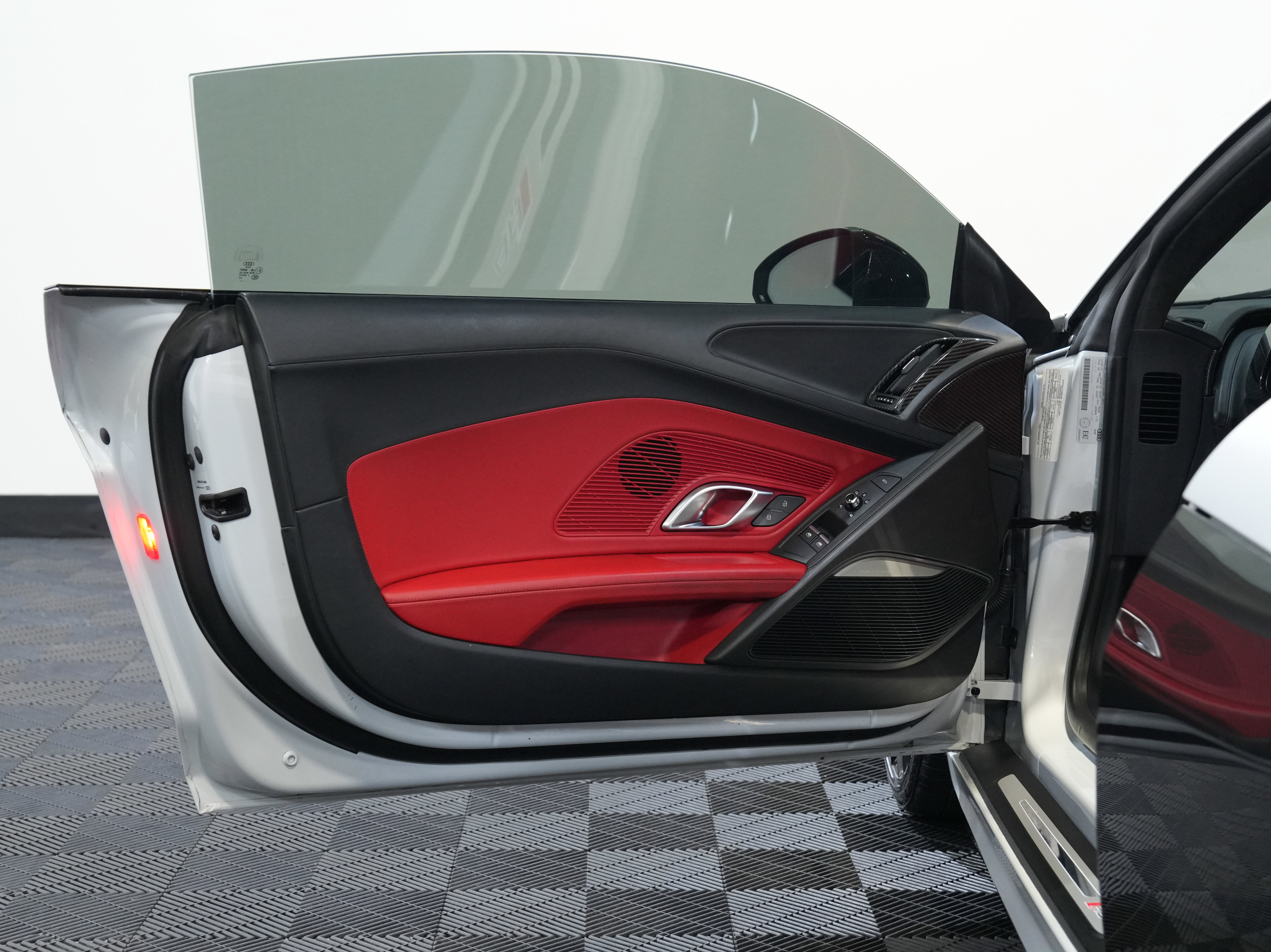 Used 2018 Audi R8 V10 plus image 23