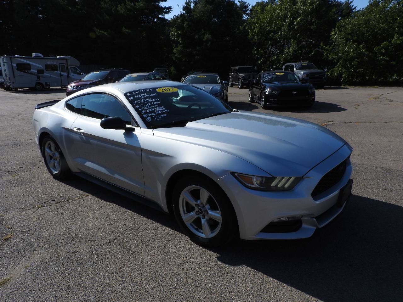 Used 2017 Ford Mustang Coupe RWD image 2