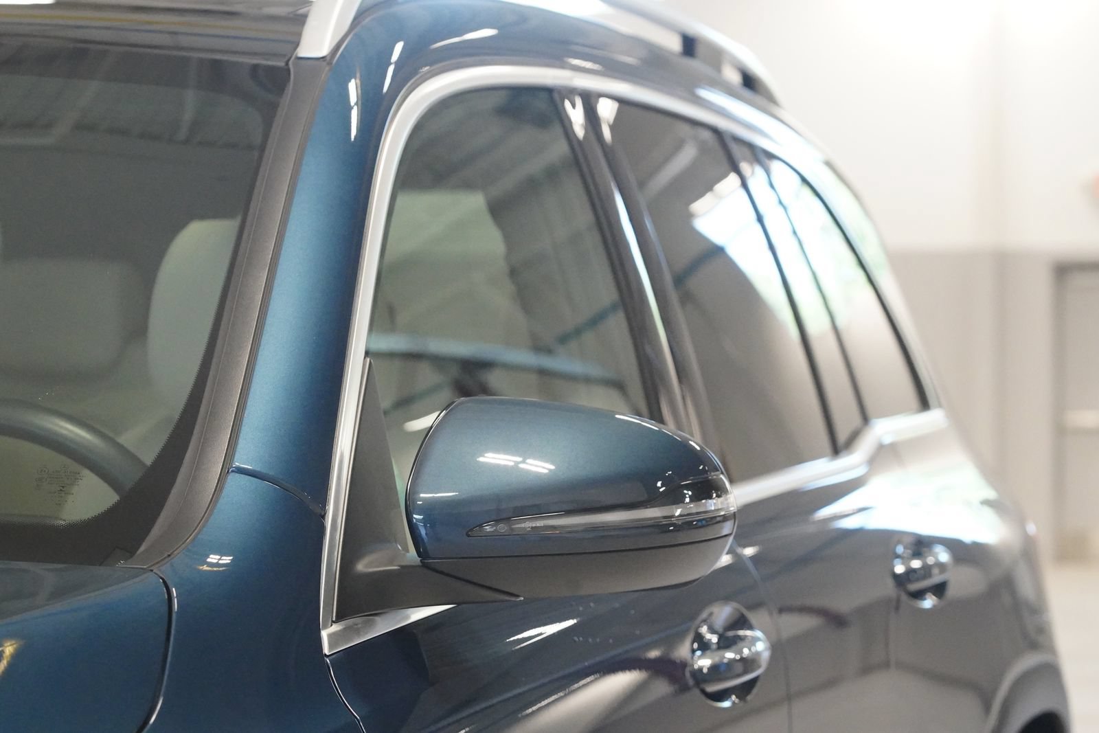 Used 2022 Mercedes-Benz GLB 250 4MATIC image 7