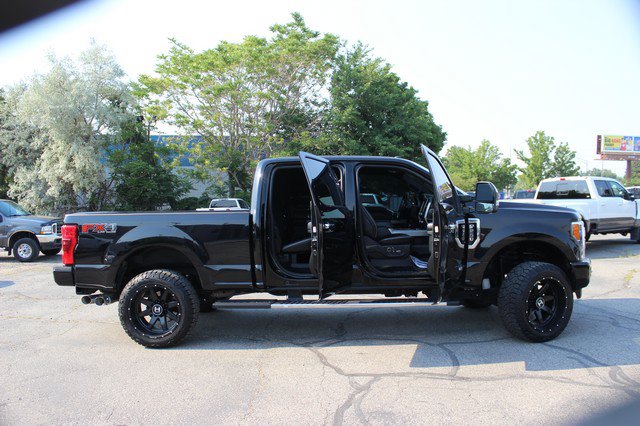 Used 2018 Ford F250 Platinum w/ FX4 Off-Road Package AWD/4WD image 19