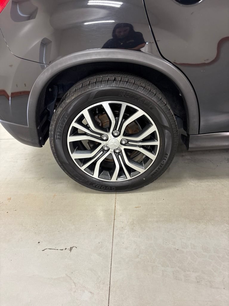 Used 2019 Mitsubishi Outlander Sport ES FWD image 28