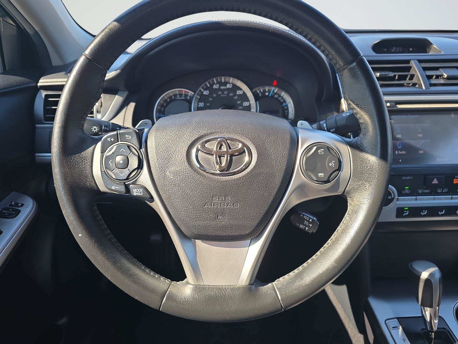 Used 2014 Toyota Camry SE FWD image 10