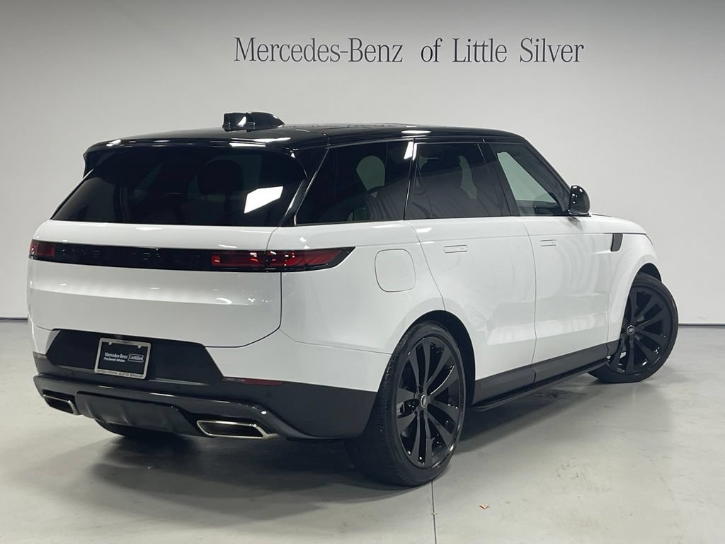 Used 2025 Land Rover Range Rover Sport SE AWD/4WD image 6