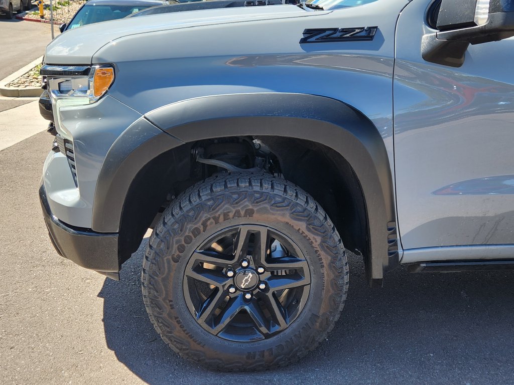 Used 2024 Chevrolet Silverado 1500 LT Trail Boss w/ Convenience Package II AWD/4WD image 9