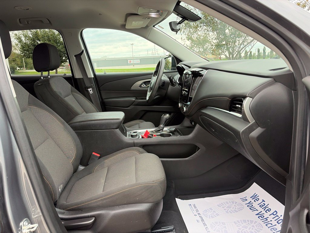 Used 2020 Chevrolet Traverse LS FWD image 25
