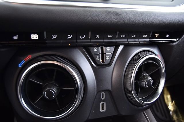 Used 2025 Chevrolet Blazer LT image 15