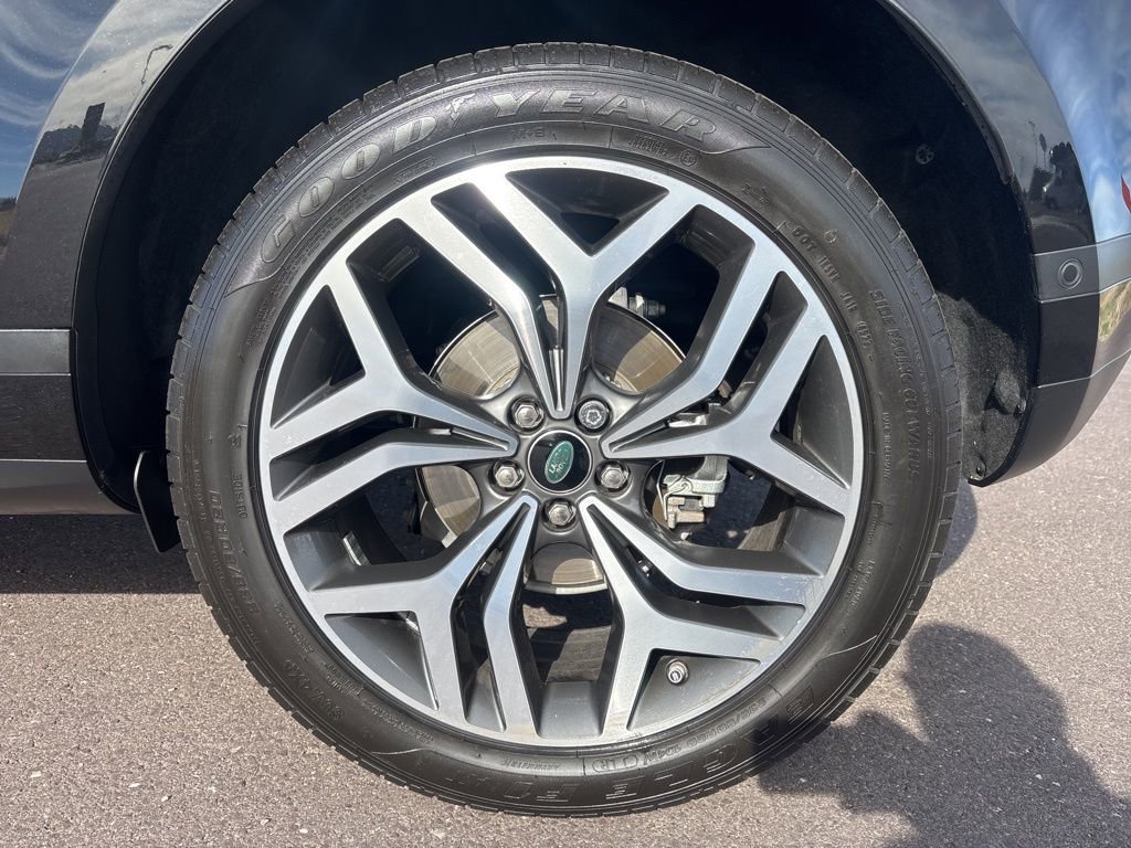 Used 2020 Land Rover Range Rover Evoque SE image 29